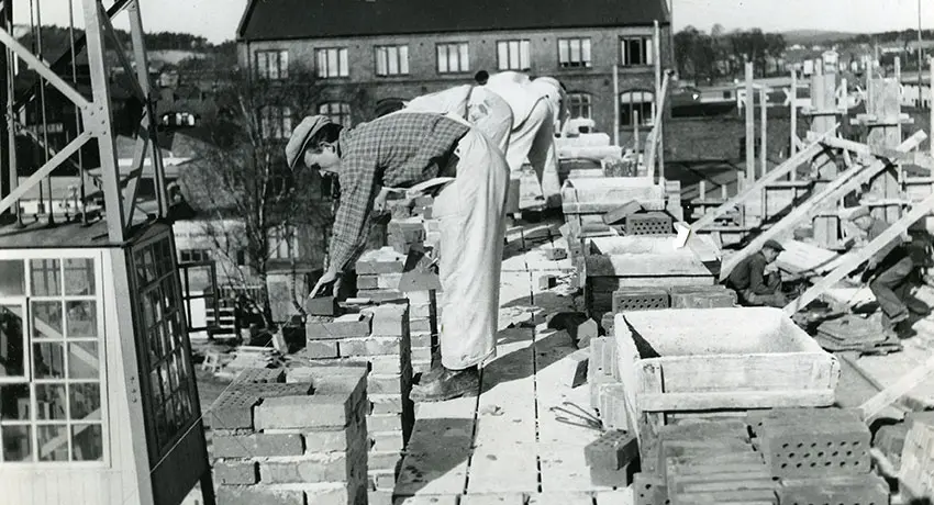  Construction worker who builds Halmstads Teater