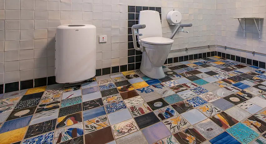 Vackert utsmyckade toaletter på Hallands konstmuseum