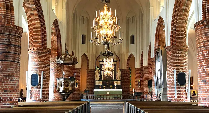 Inside St. Nikolai Church